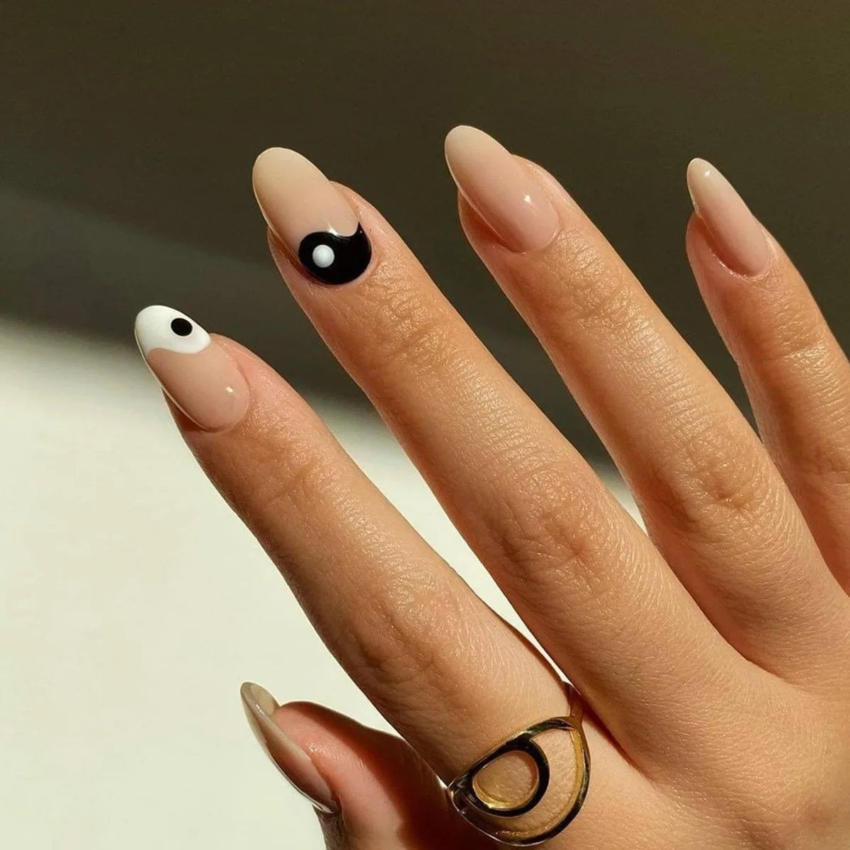 24Ps/Set Almond Slant Gold Line Lotus Pink Fake Nails Artificial Professional Material art False Nail Supplies For Professionals